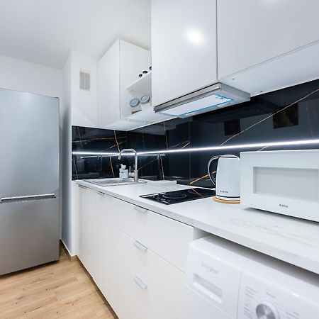 Mgr Pokoje W Samym Centrum Warszawy By Metro Rondo Onz - Super Bed Year23 Varşovia Exterior foto